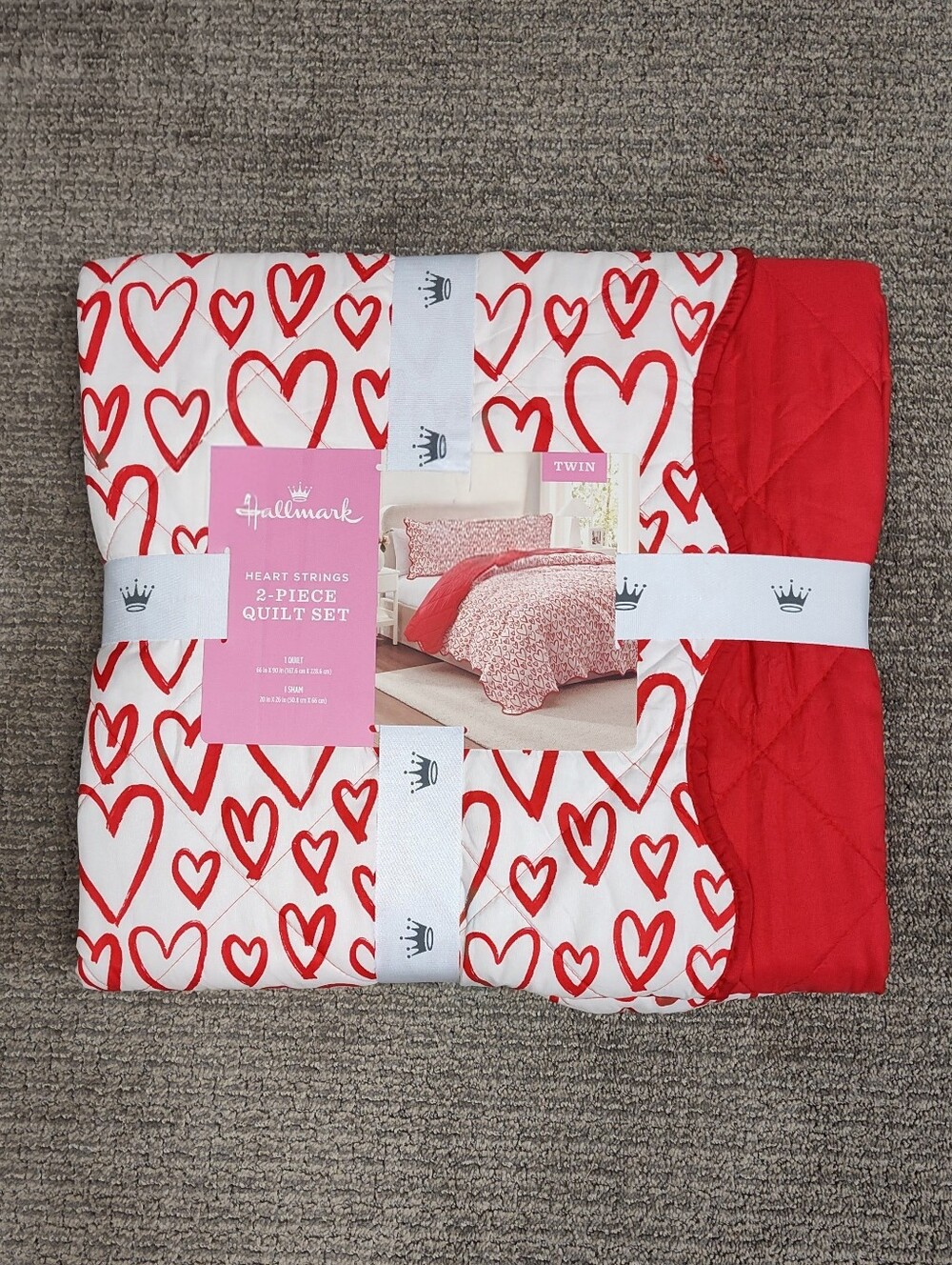 NWT! Hallmark Heart Strings 2 piece Twin Quilt Set